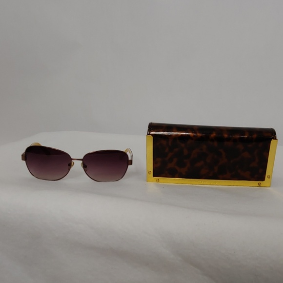 Tory Burch Accessories - Tory Burch sunglasses